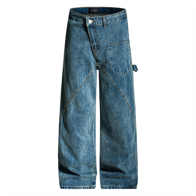 Herren-Carpenterjeans mit weitem Bein aus verwaschenem blauem Denim, asymmetrischem Hosenschlitz und Utility-Tasche am Oberschenkel