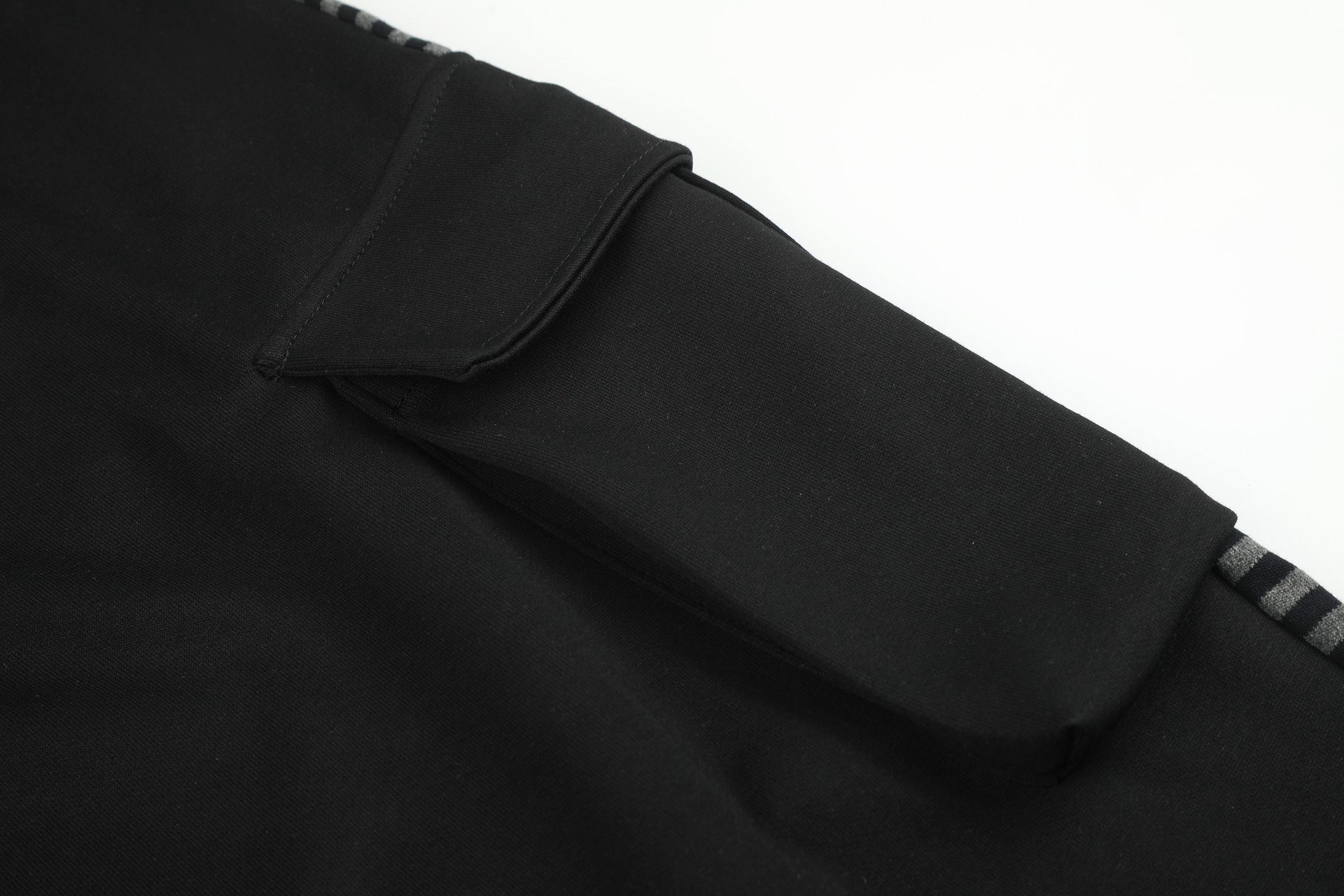 Wide-Leg Cargo Sweatpants with Striped Waistband – Relaxed Fit Parachute Pants