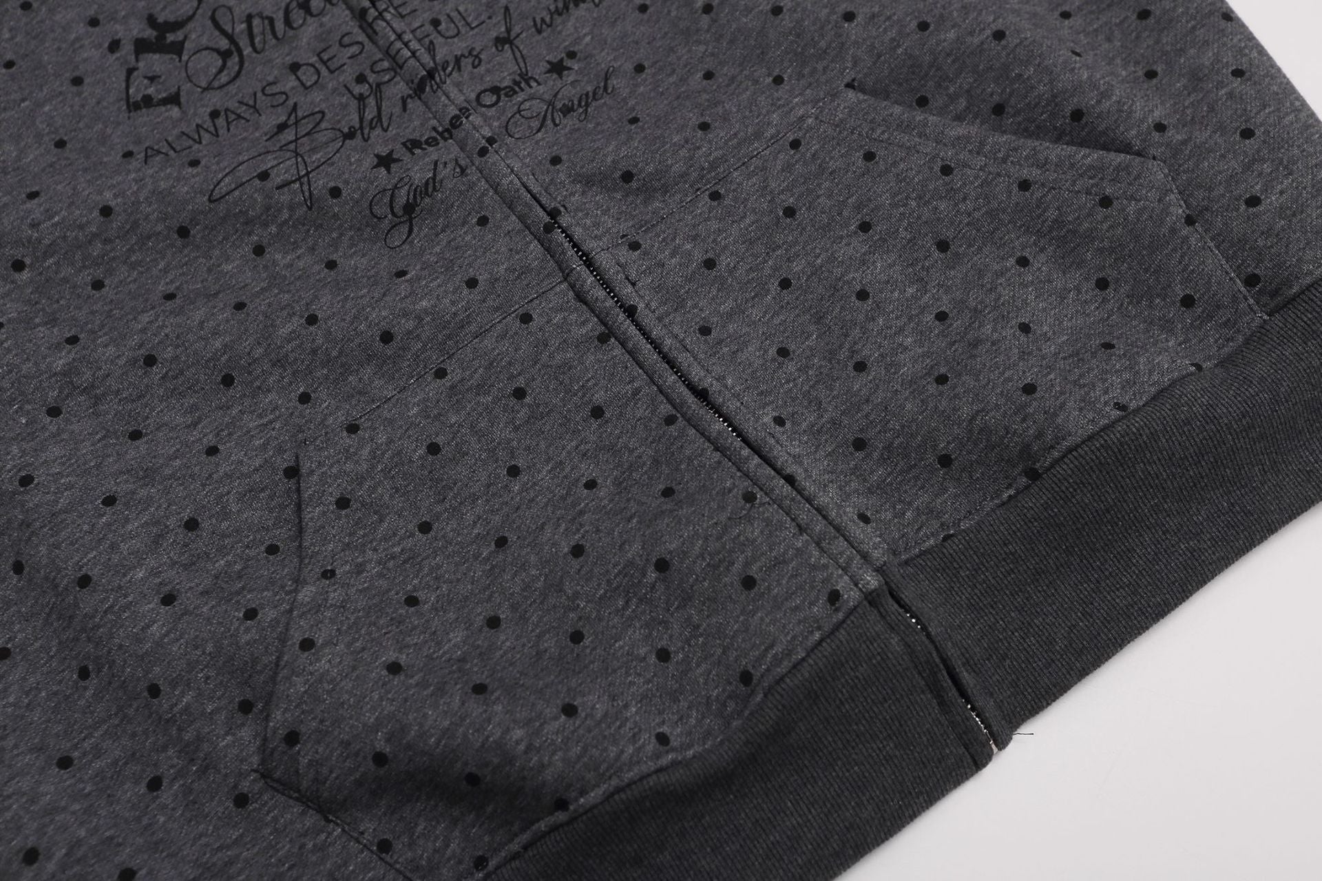 Punktierter Zip-Hoodie mit Street-Grafikprint und seitlichen Streifendetails