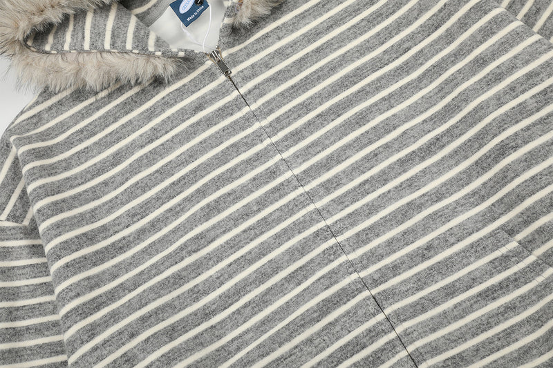 Sweat à capuche zippé rayé avec bordure en fausse fourrure