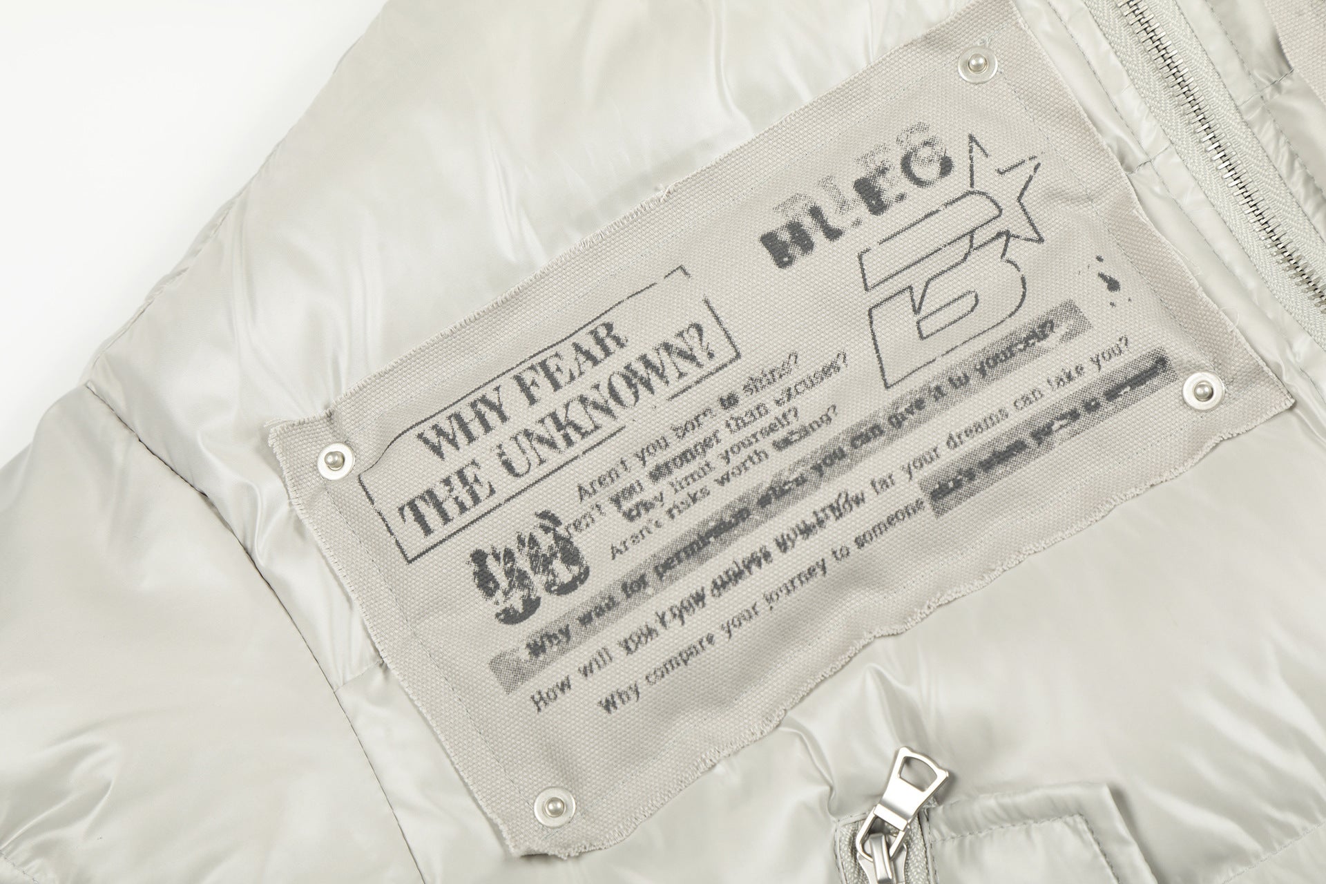 Blouson bomber matelassé court à col en fourrure – Manteau d’hiver à capuche et écussons graphiques