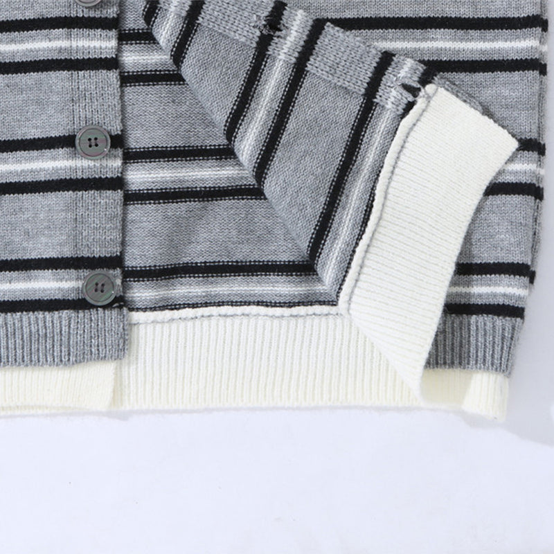 Herren-Strickcardigan mit Streifen und Knopfleiste