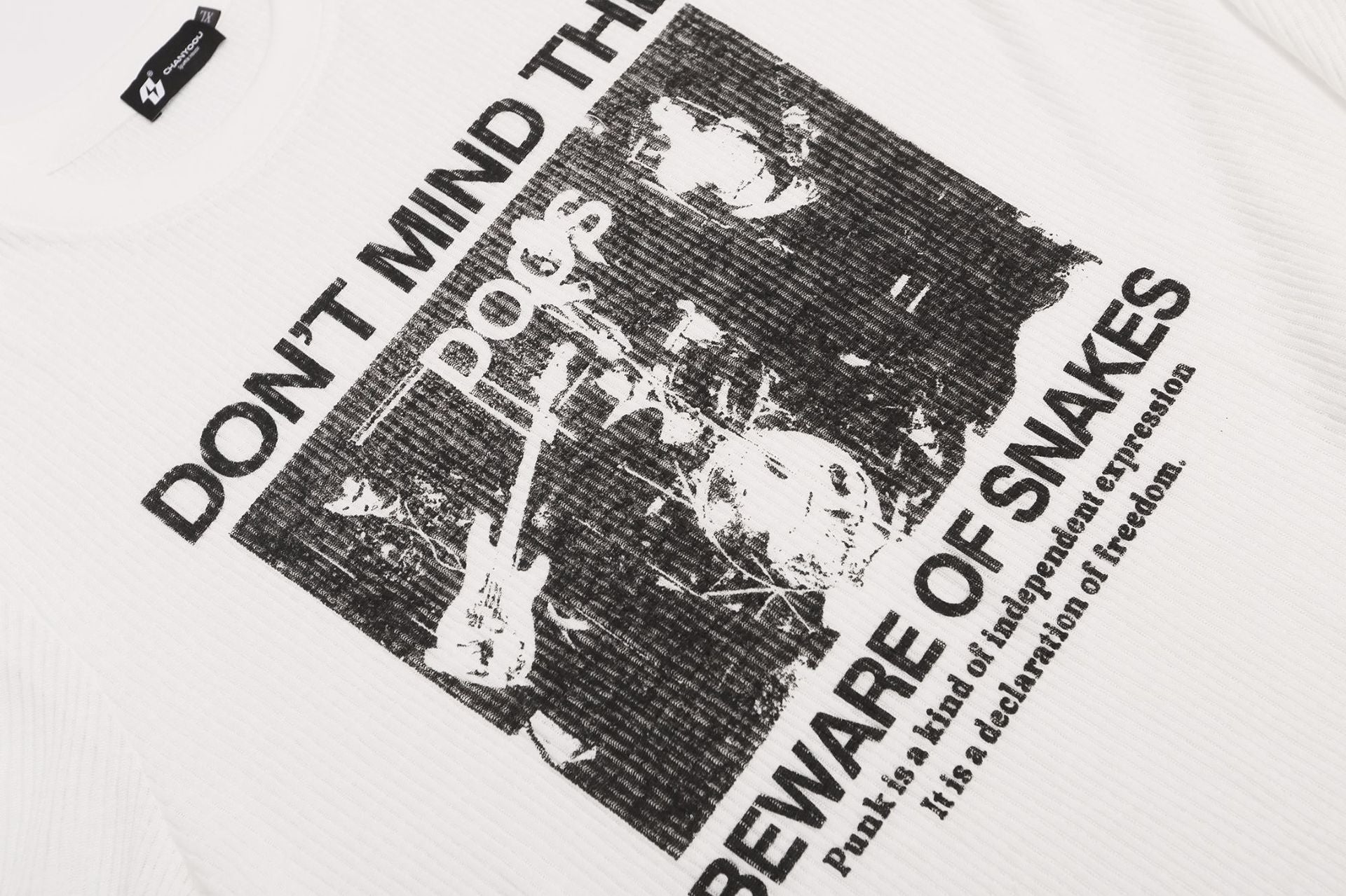 Camiseta de Manga Larga con Gráfico – Estampado de Banda Punk, Cuello Redondo y Punto Waffle
