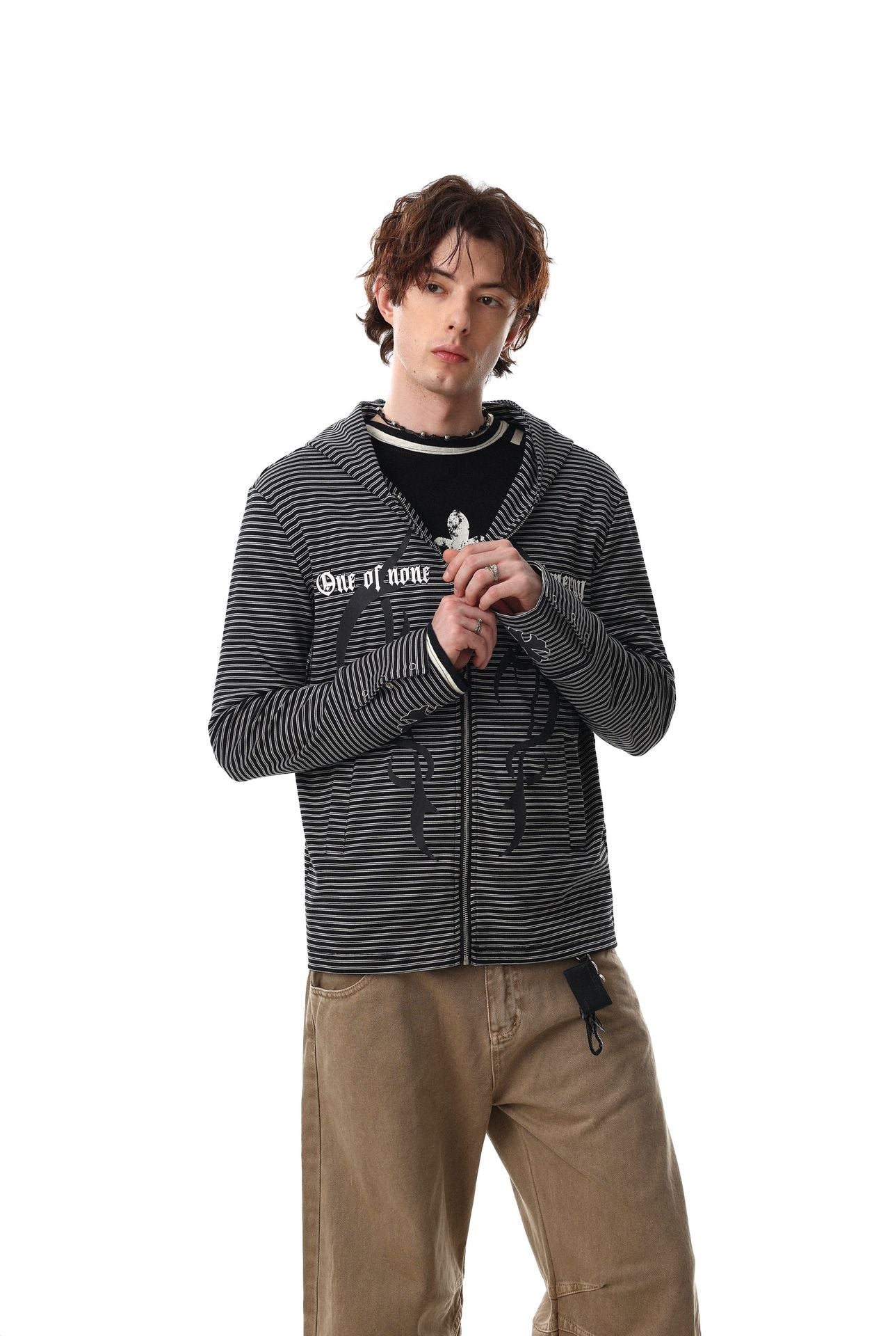 Sweat zippé à capuche rayé avec croix gothique et motif toile d'araignée