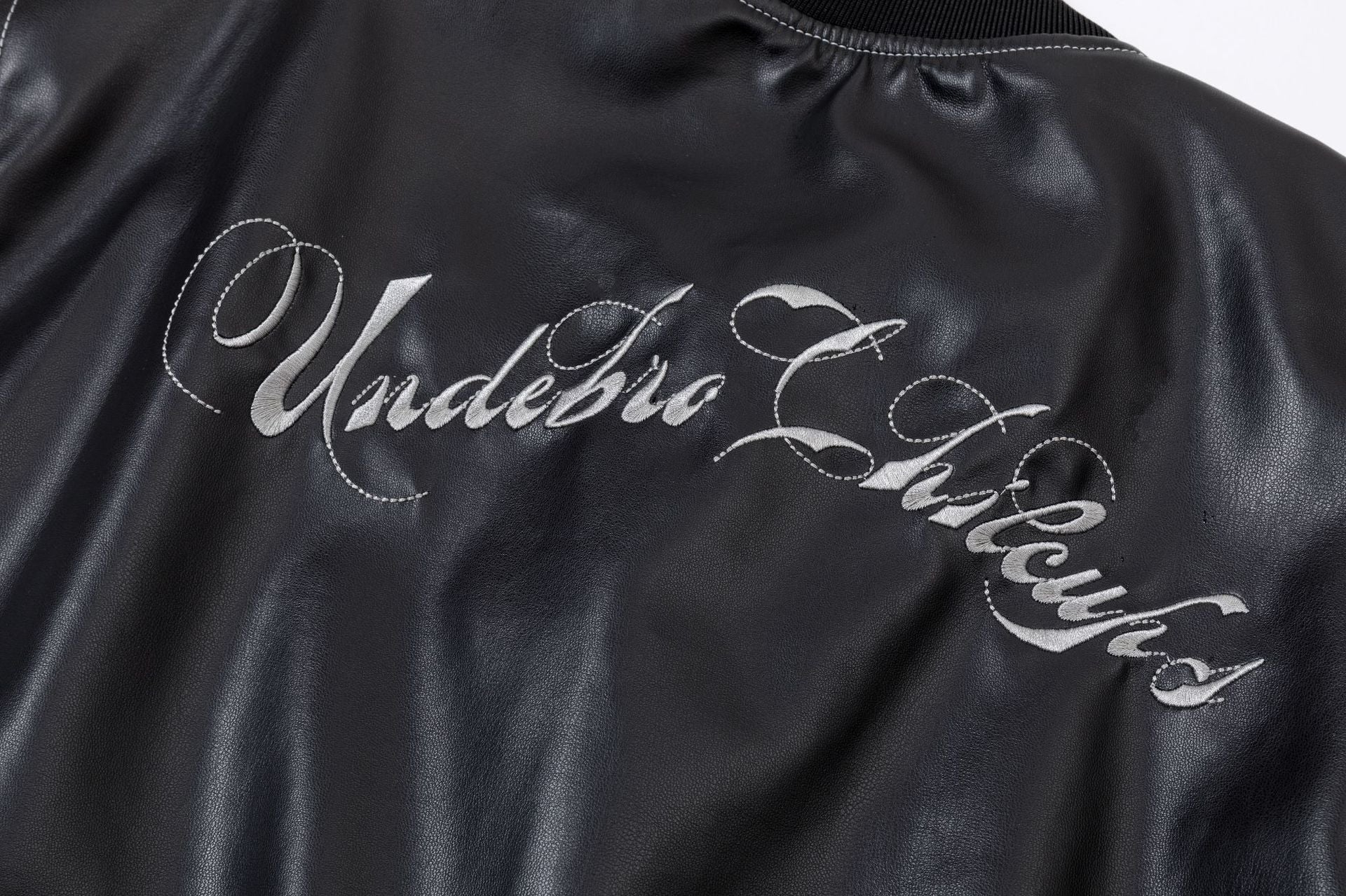 Veste en cuir zippée oversize – Bomber en PU à broderies gothiques tribales