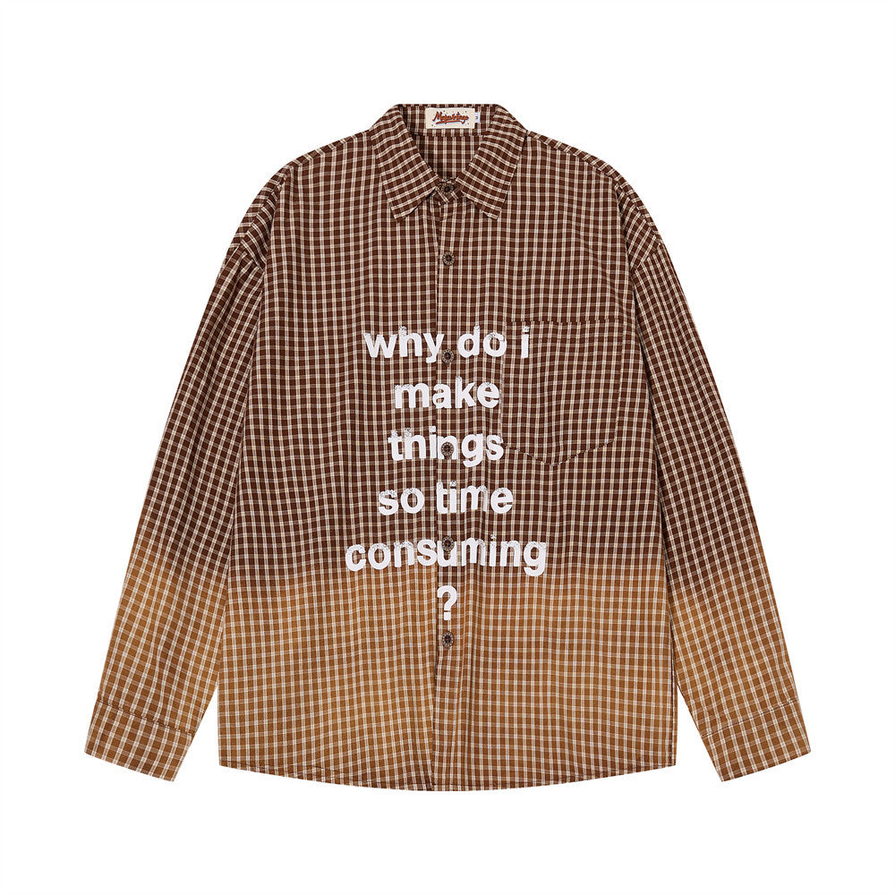 Camisa extragrande de manga larga a cuadros degradados, con eslogan de letras blancas estampado en el pecho, en color marrón