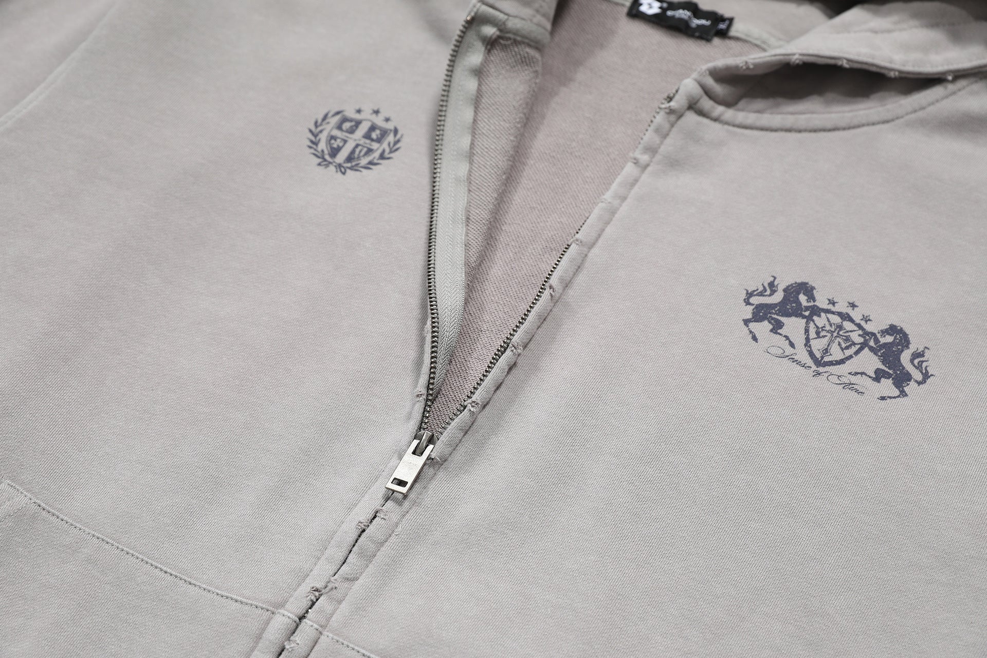 Zip-Up Cropped Hoodie Acid Wash Heraldic Crest Streetwear