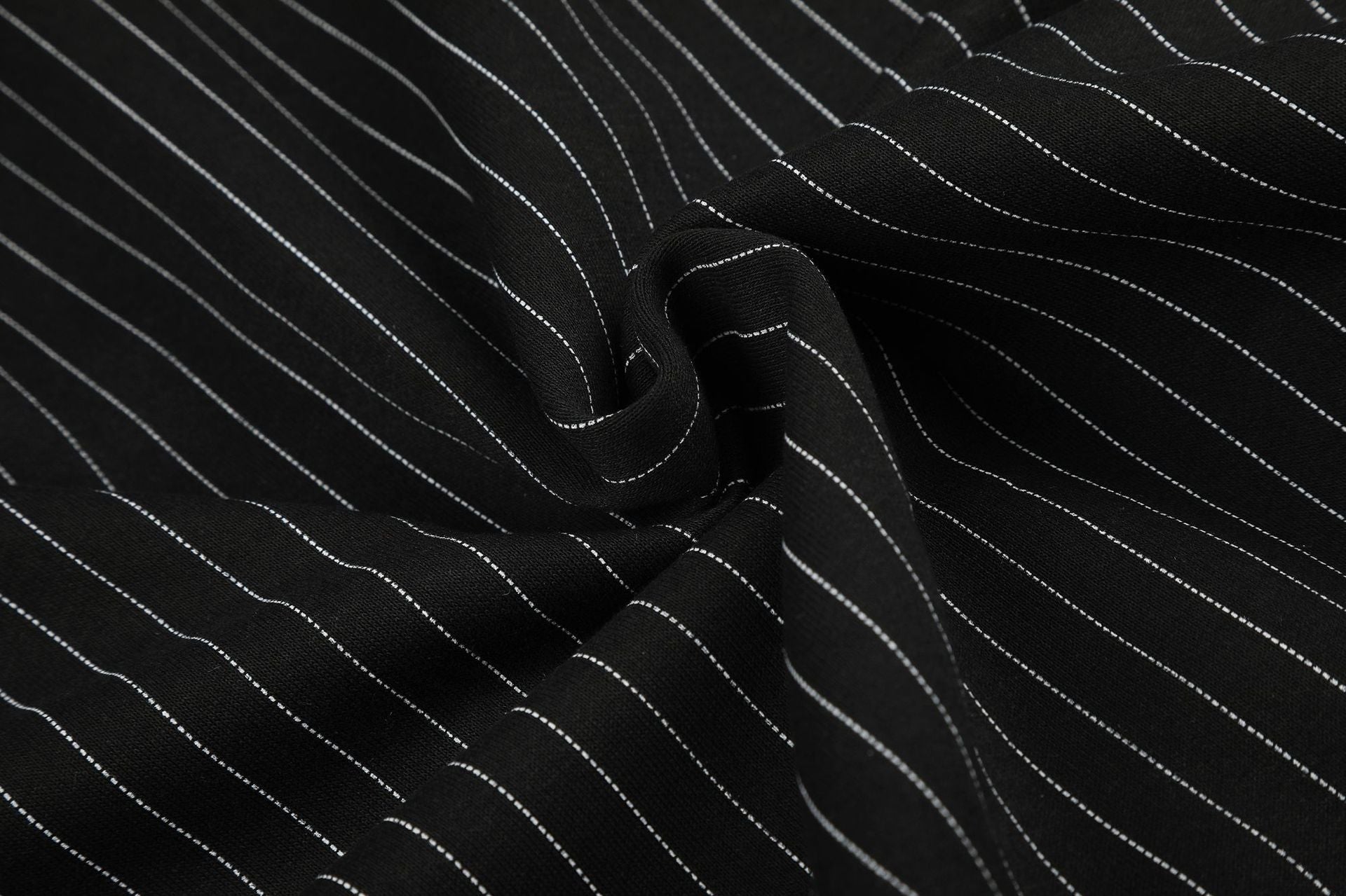 Pinstripe Zip-Up Hoodie – Oversized American Vintage Streetwear Jacket