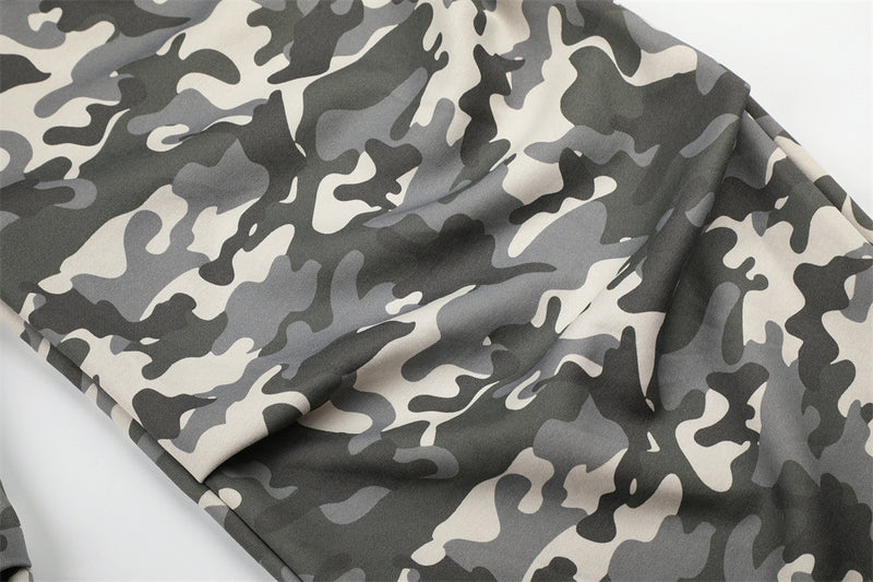 Men's Relaxed Fit Camo Wide-Leg Pants with Elastic Waistband & Ruched Hem