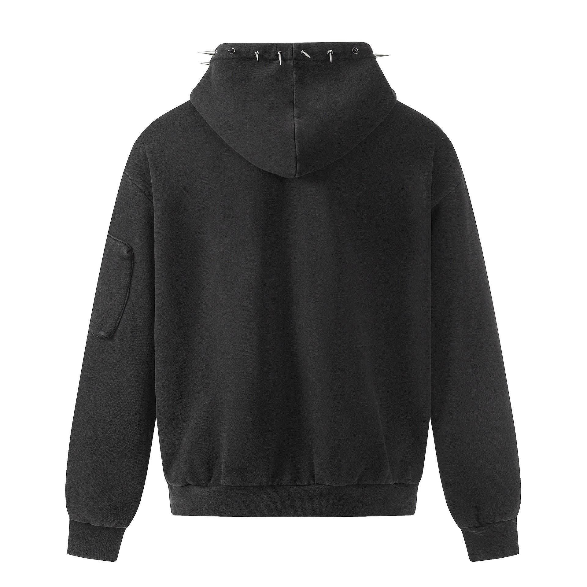 Hoodie noir zippé avec pointes métalliques et fini délavé — Streetwear heavy metal