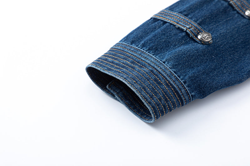 Veste en jean bleu foncé à col montant style militaire avec boutons décoratifs