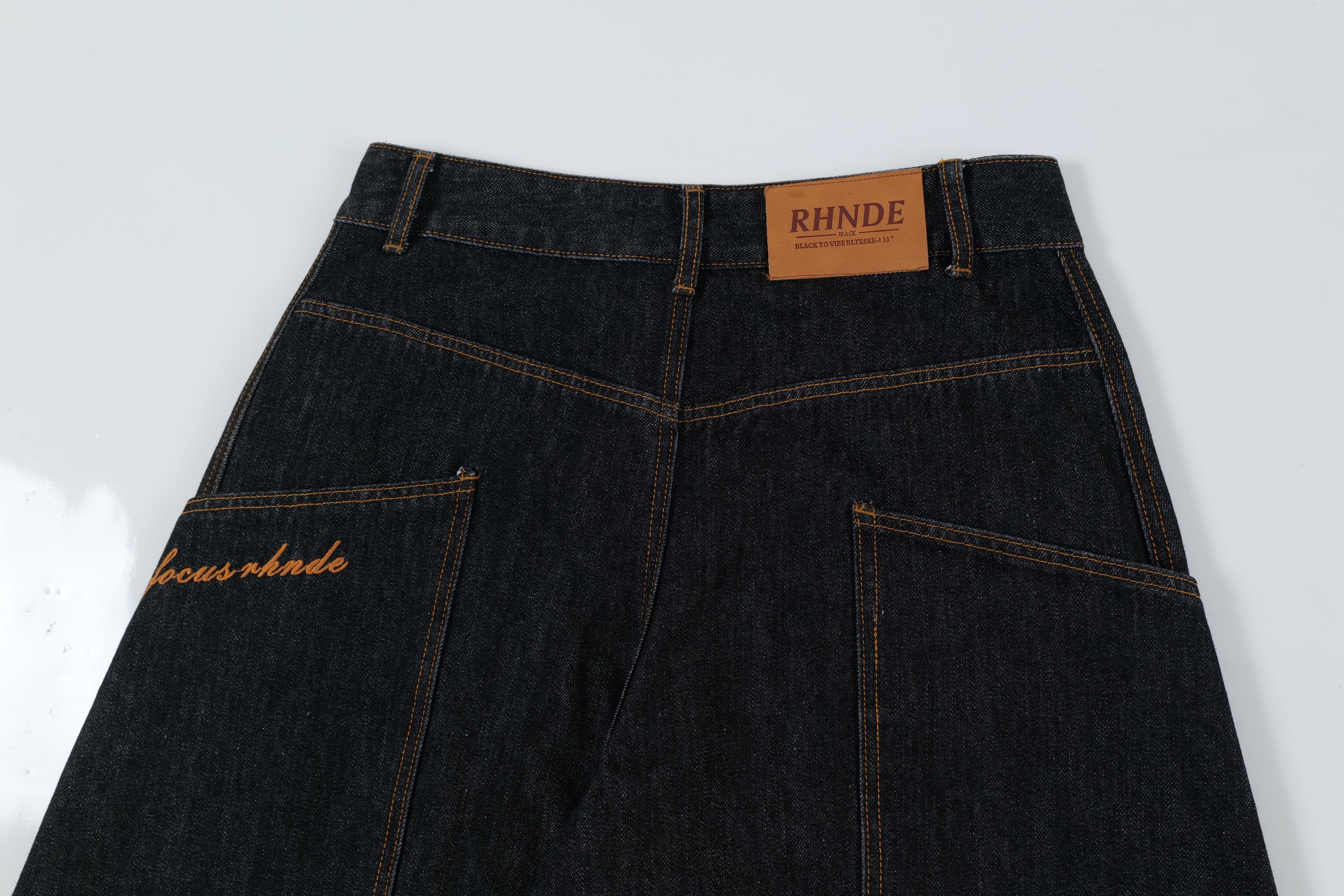 Curved Balloon-Leg Jeans | Dark Indigo Structured Denim