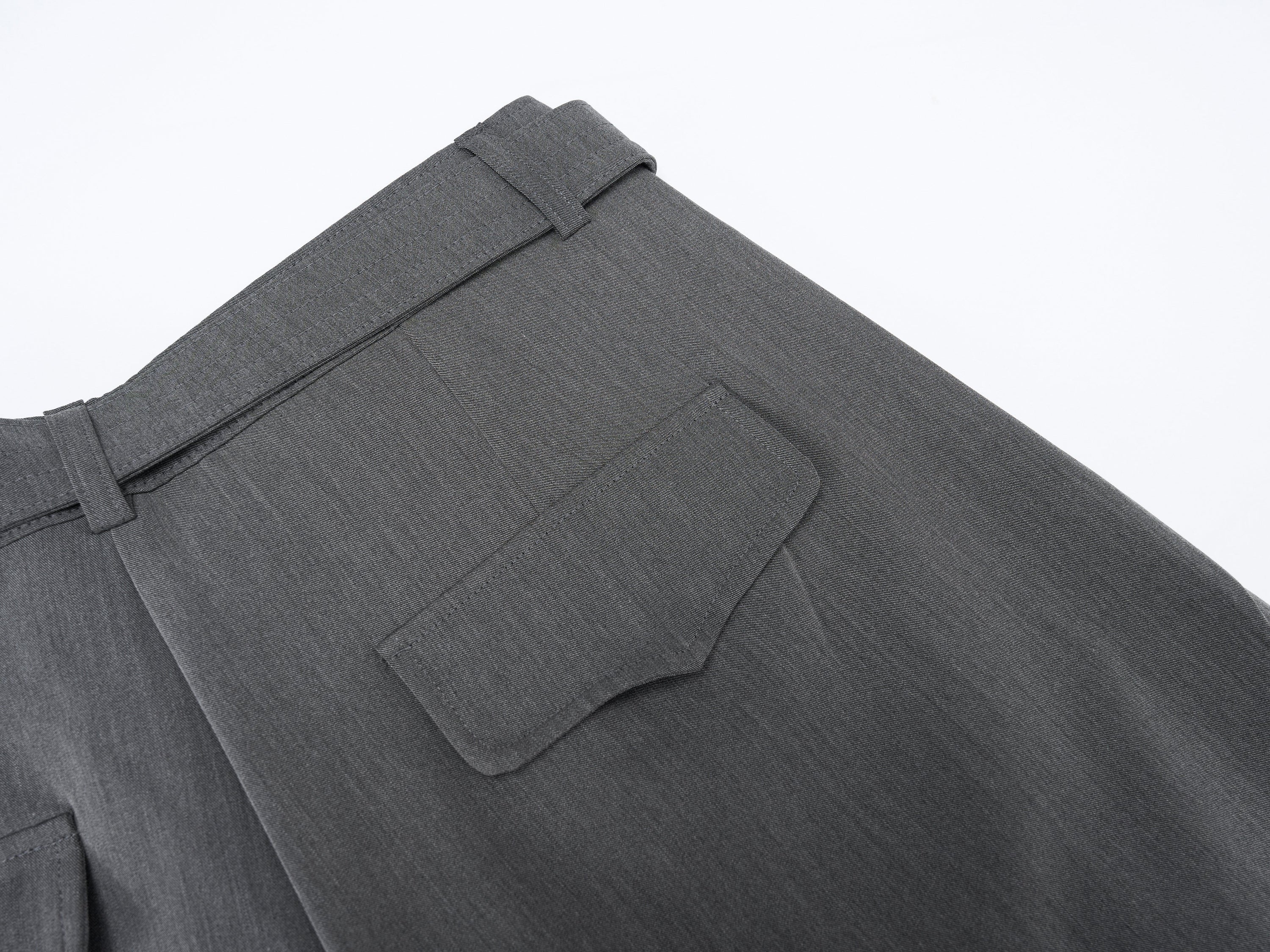 Structured Belted Barrel-Leg Pleated Pants | Omirad