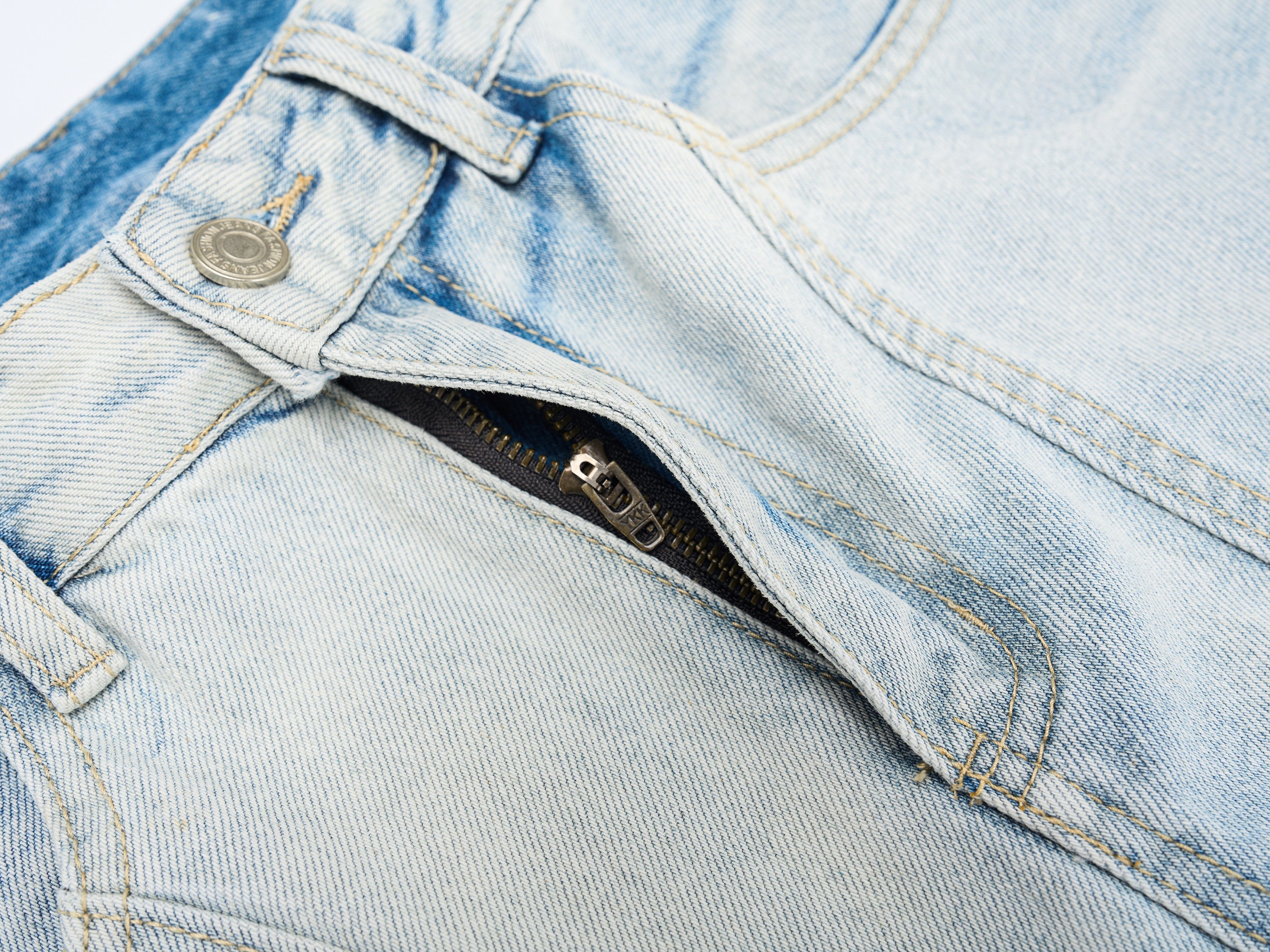 Omirad Vintage Wide-Leg Washed Jeans | Light Wash Denim