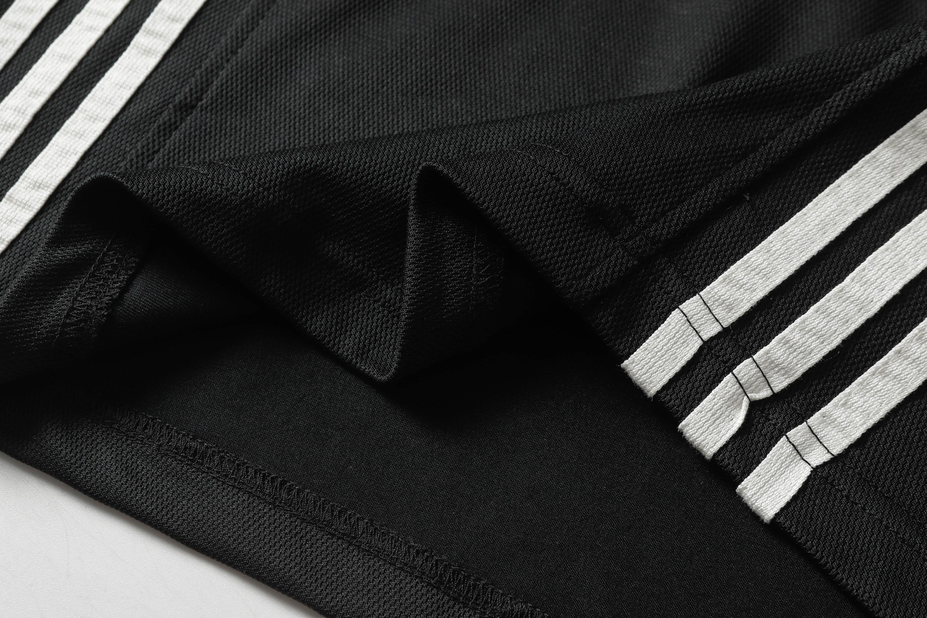 Split Stripe V-Neck Oversized Street Tee | Sport Graphic