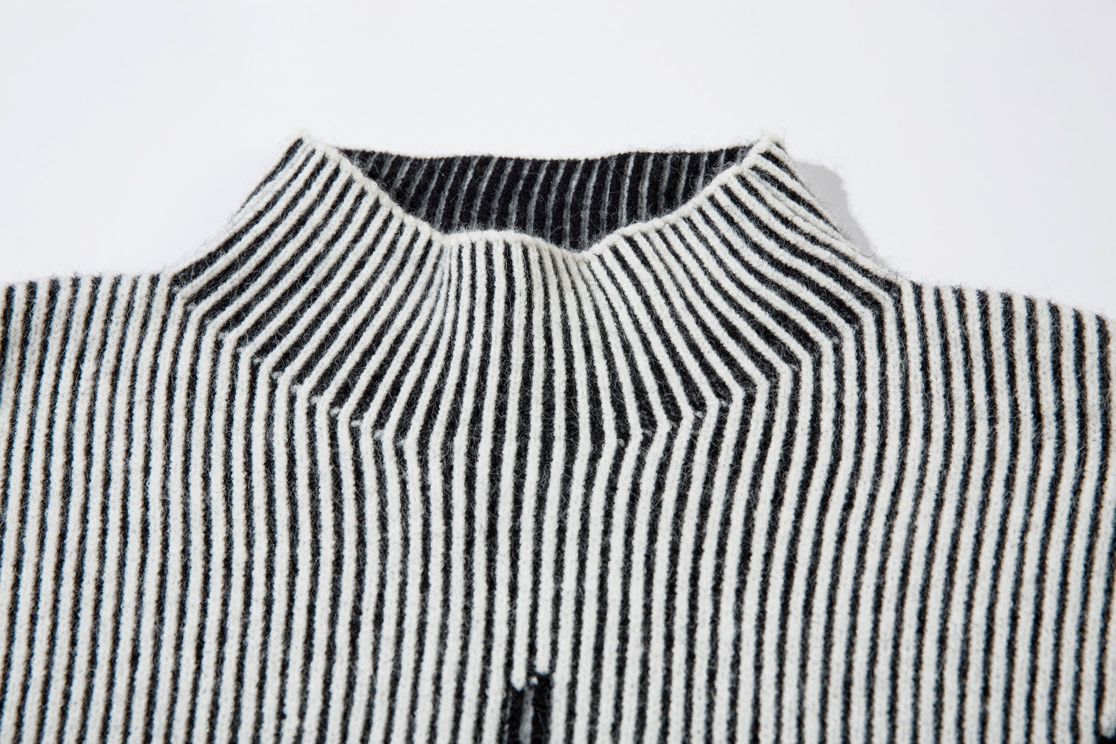 Omirad Lightning Graphic Ribbed Knit Sweater | SEAKOFF