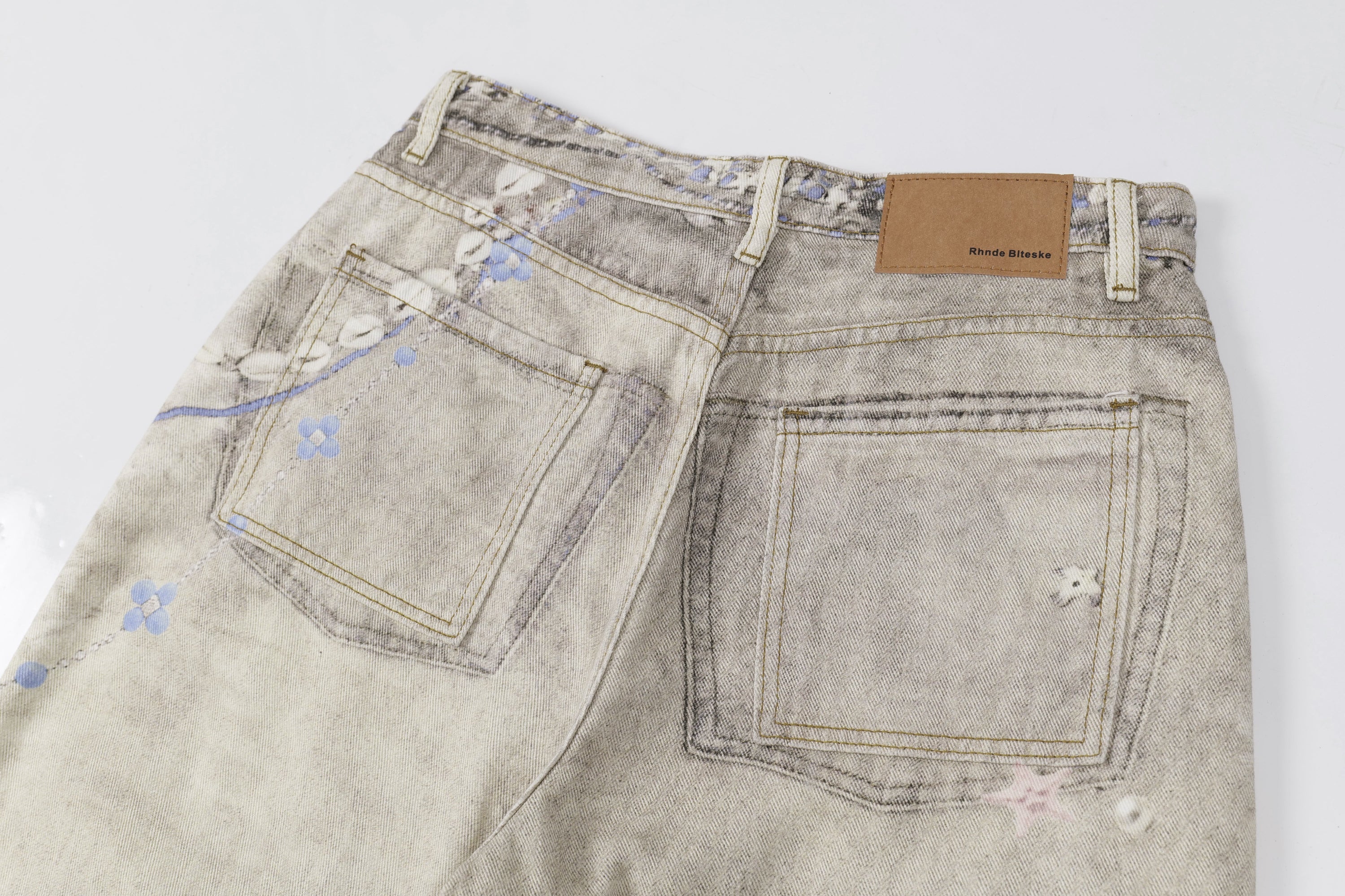 Washed Botanical Print Wide-Leg Jeans | Omirad