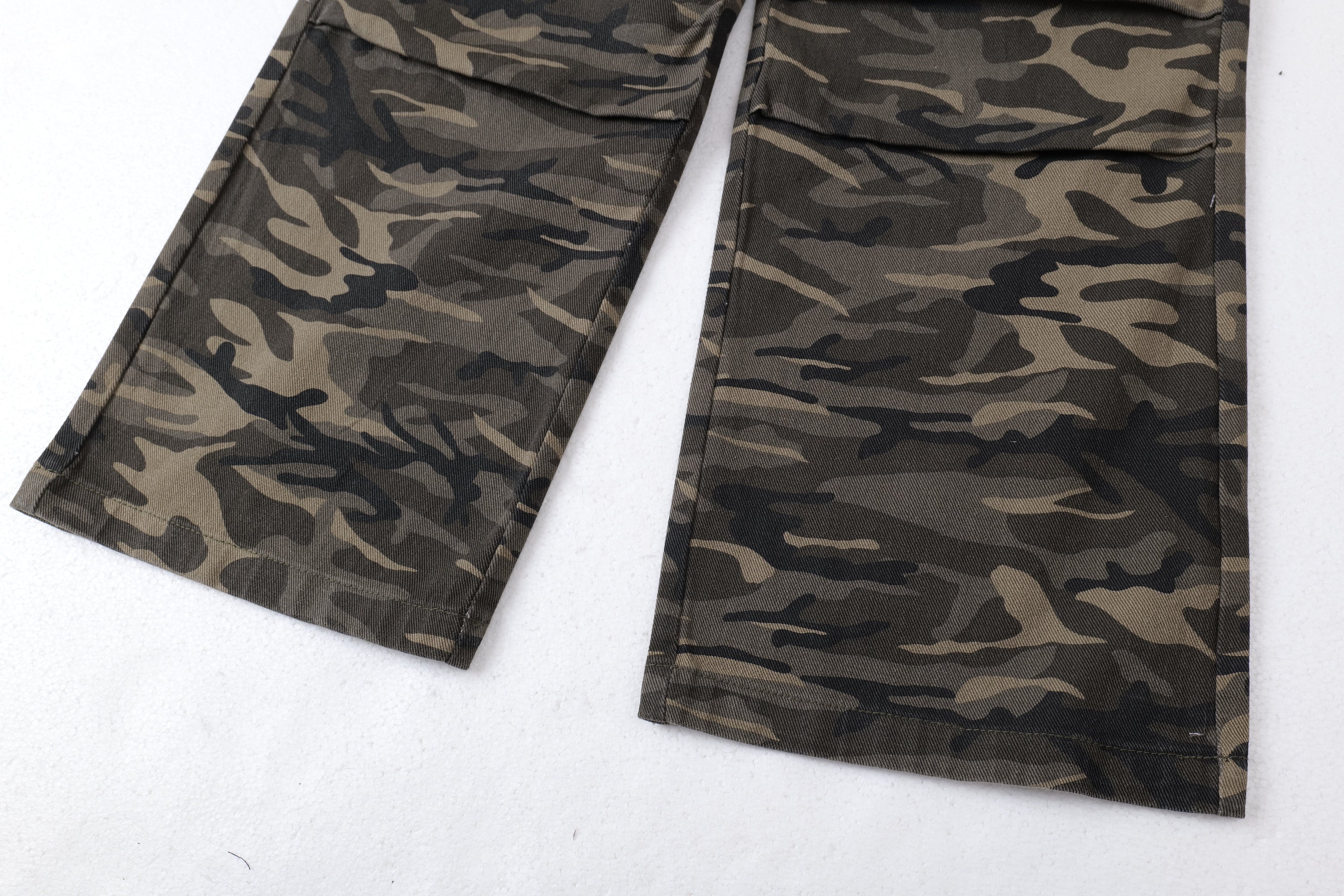 Camo Multi-Pocket Wide-Leg Cargo Pants | SEAKOFF
