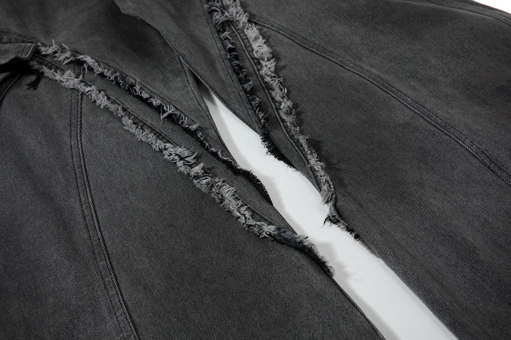Omirad Washed Frayed Curved Cargo Jeans | Wide-Leg