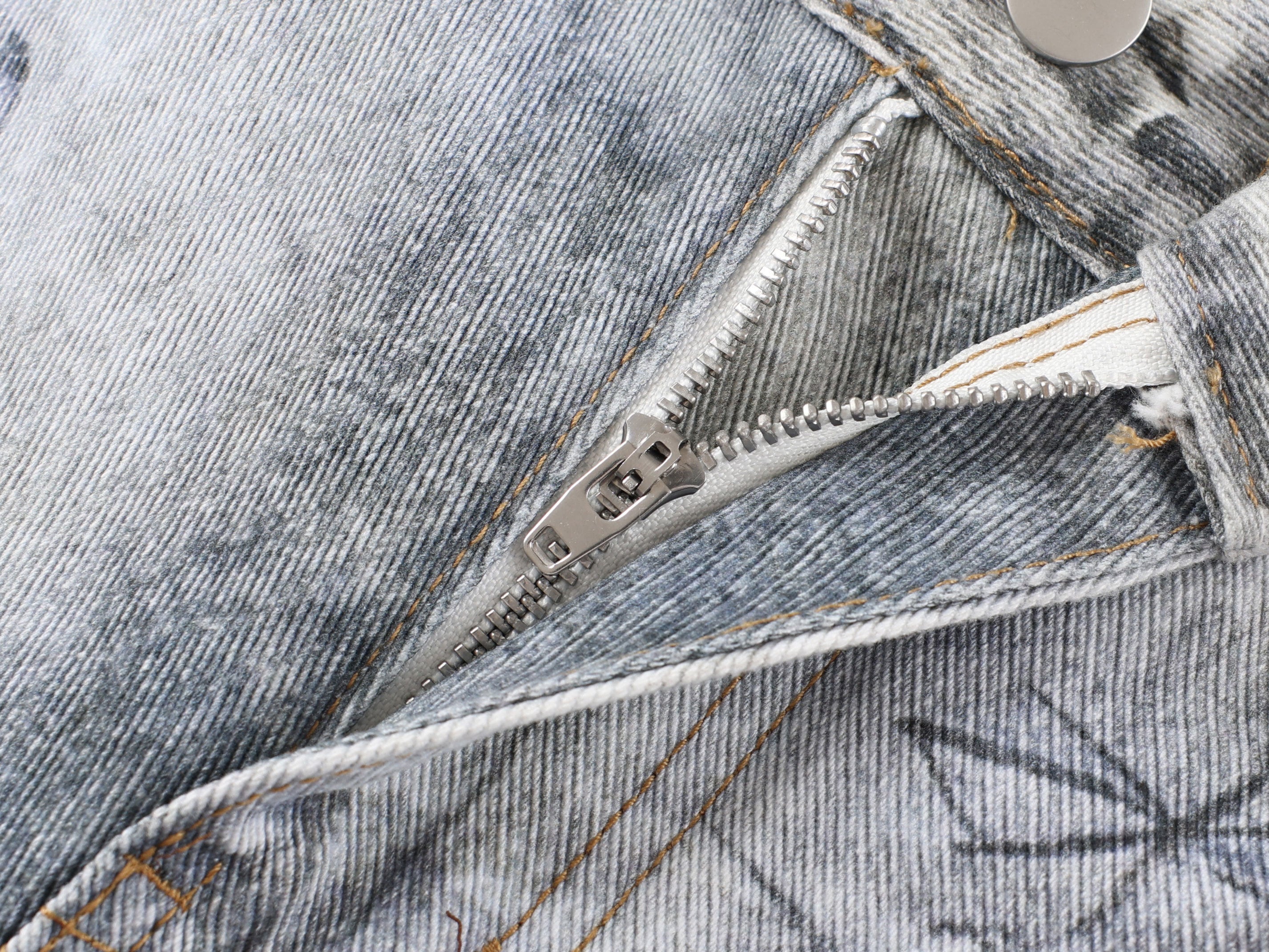 Graffiti Washed Curved Wide-Leg Denim Pants | Oversized Fit