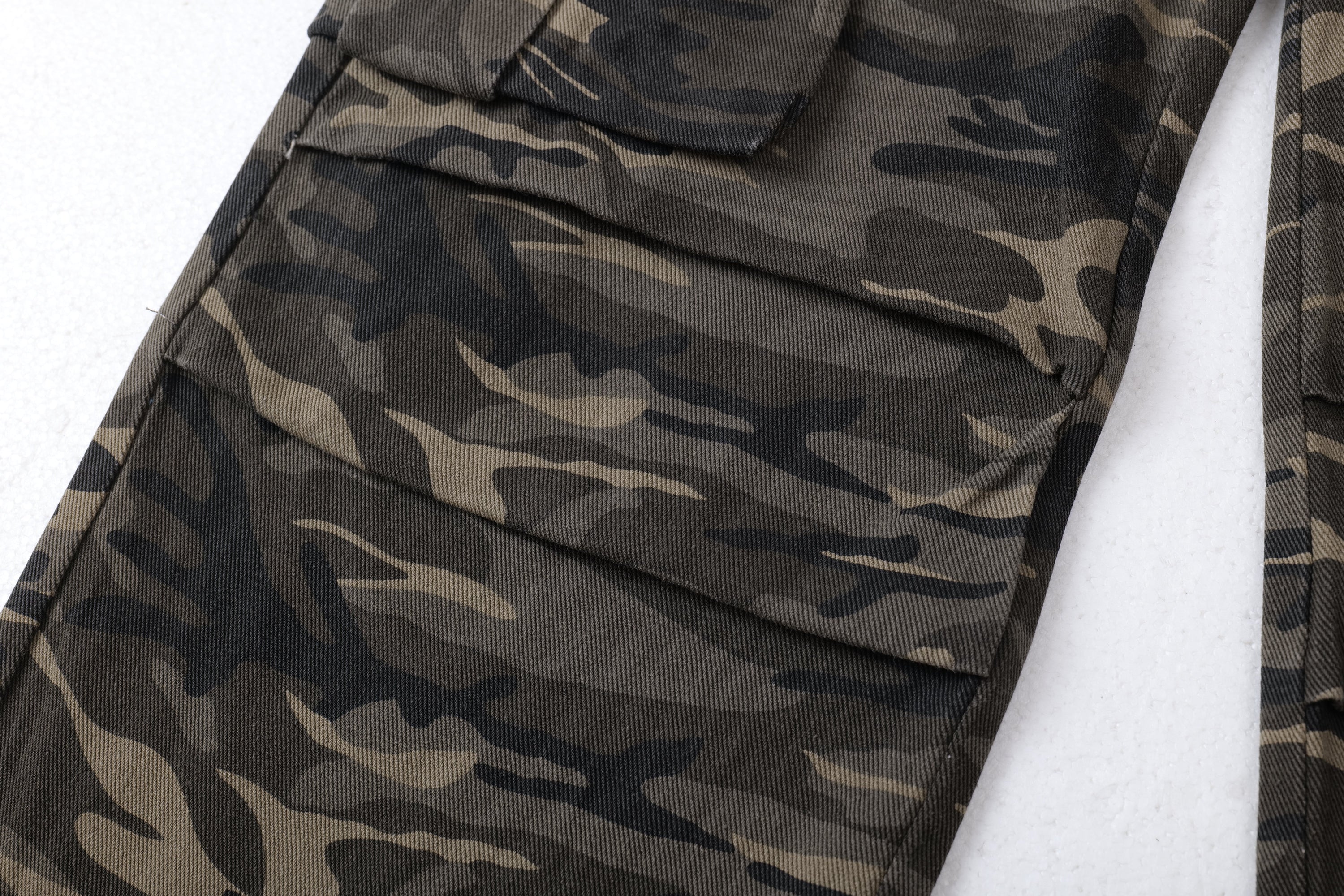 Camo Multi-Pocket Wide-Leg Cargo Pants | SEAKOFF