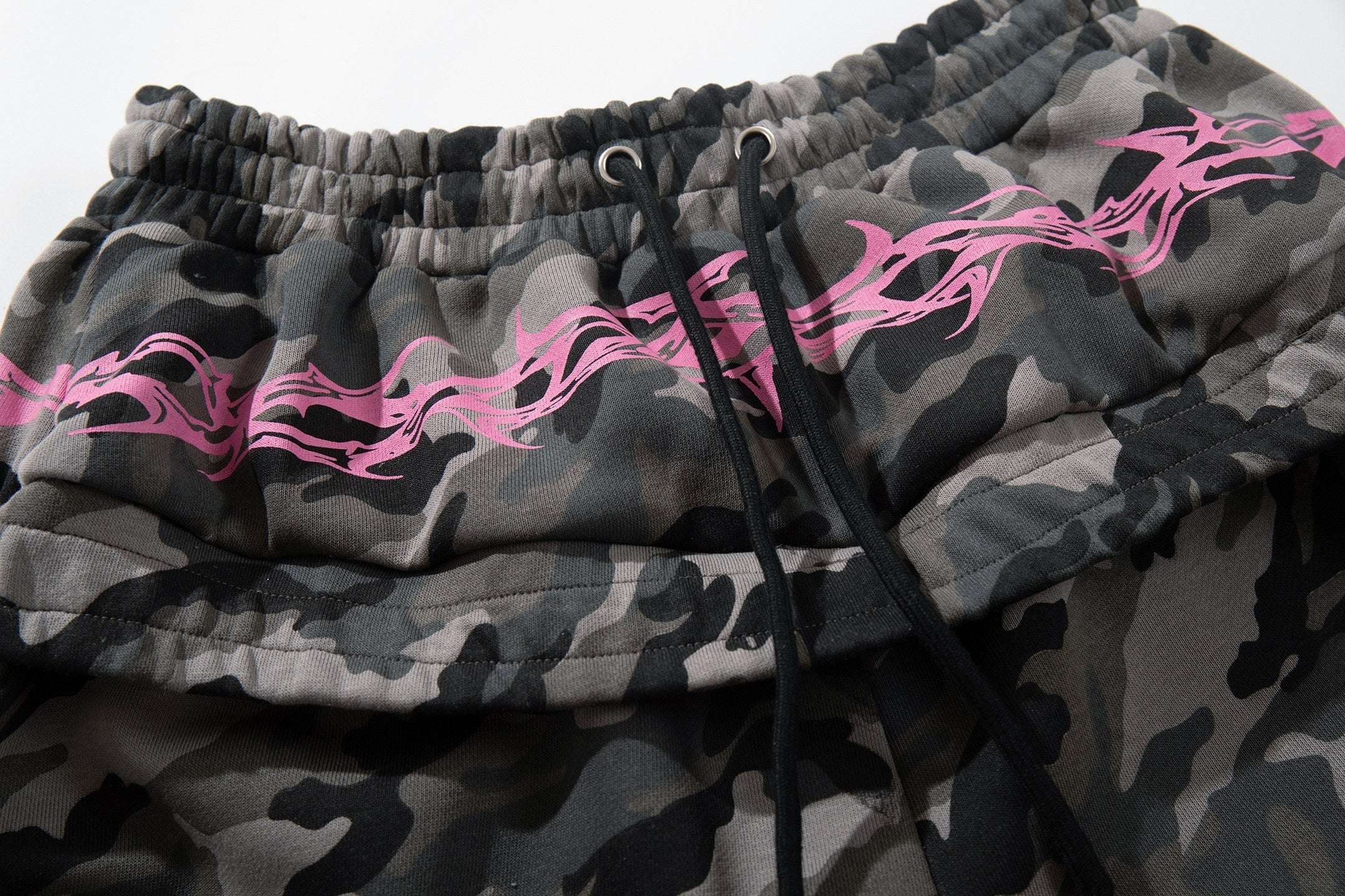 Camo Graffiti Wide-Leg Baggy Pants | Pink Star Print