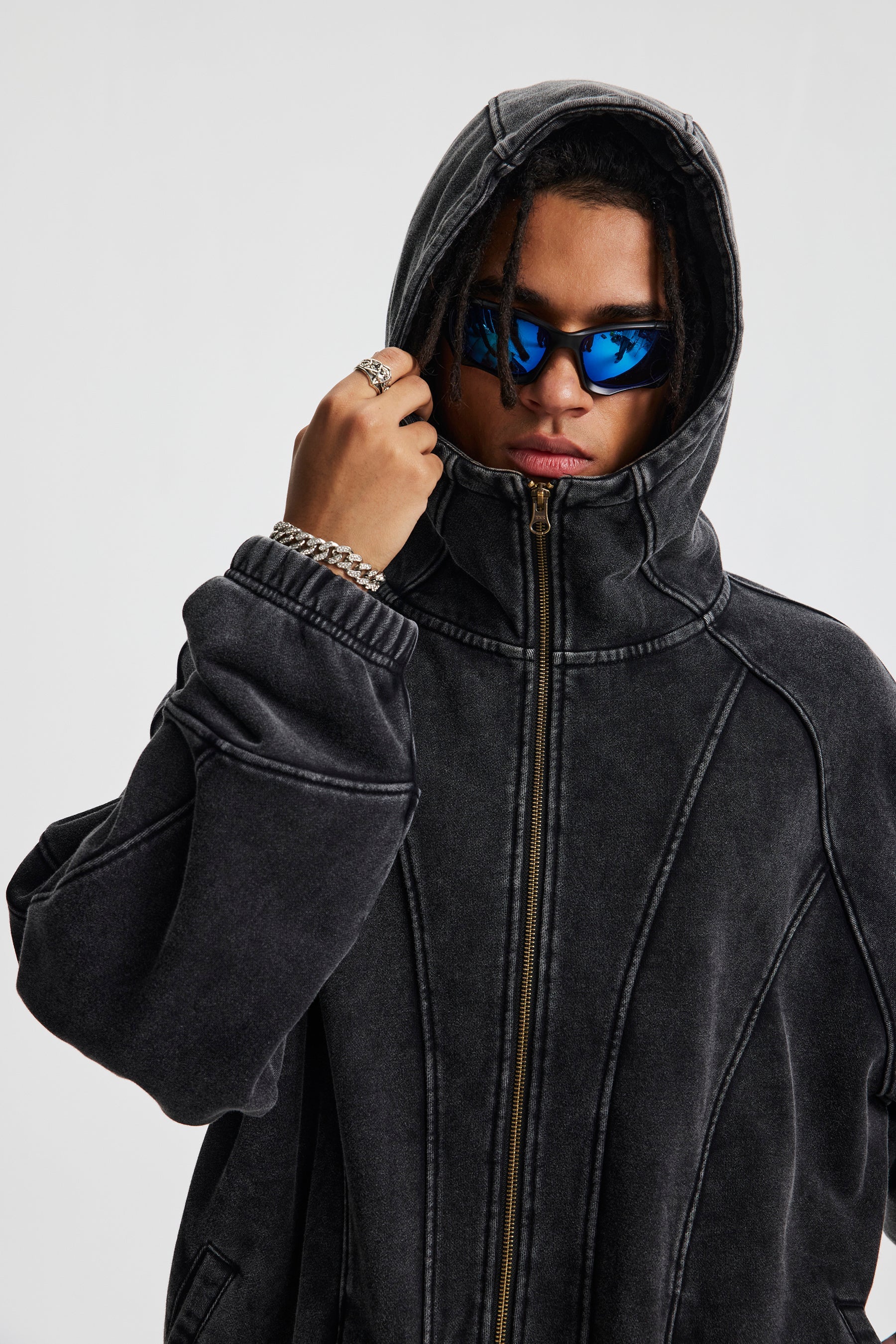 Curved-Seam Full-Zip Hoodie | Washed Cotton Streetwear