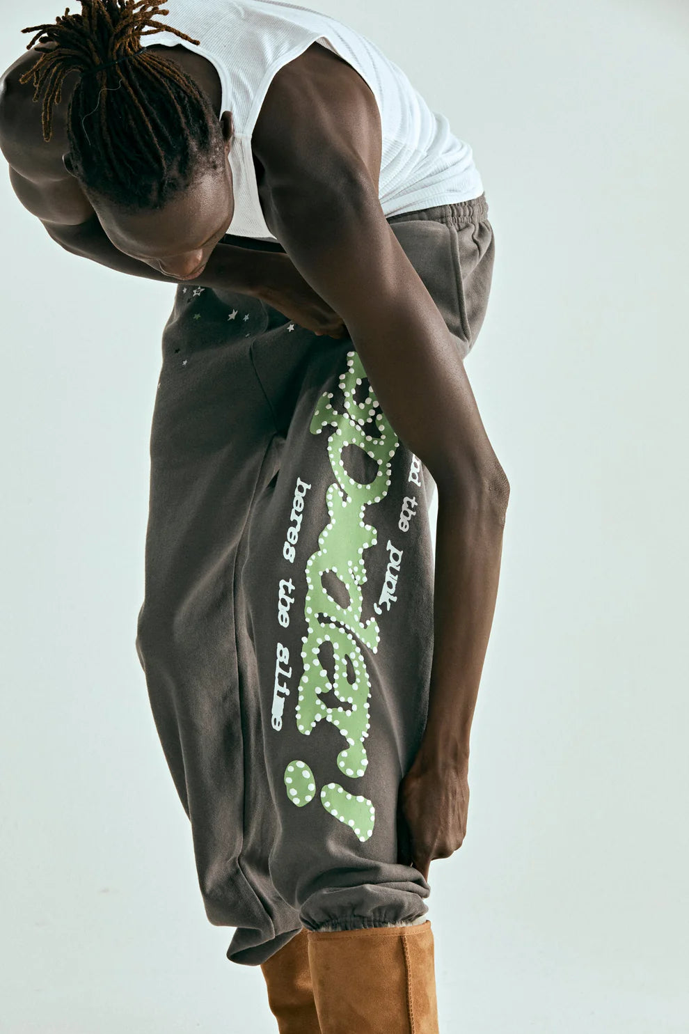 Sp5der Sweatpants – Unisex Dark Grey Cotton Sweatpants with Green Side Logo and Star Print