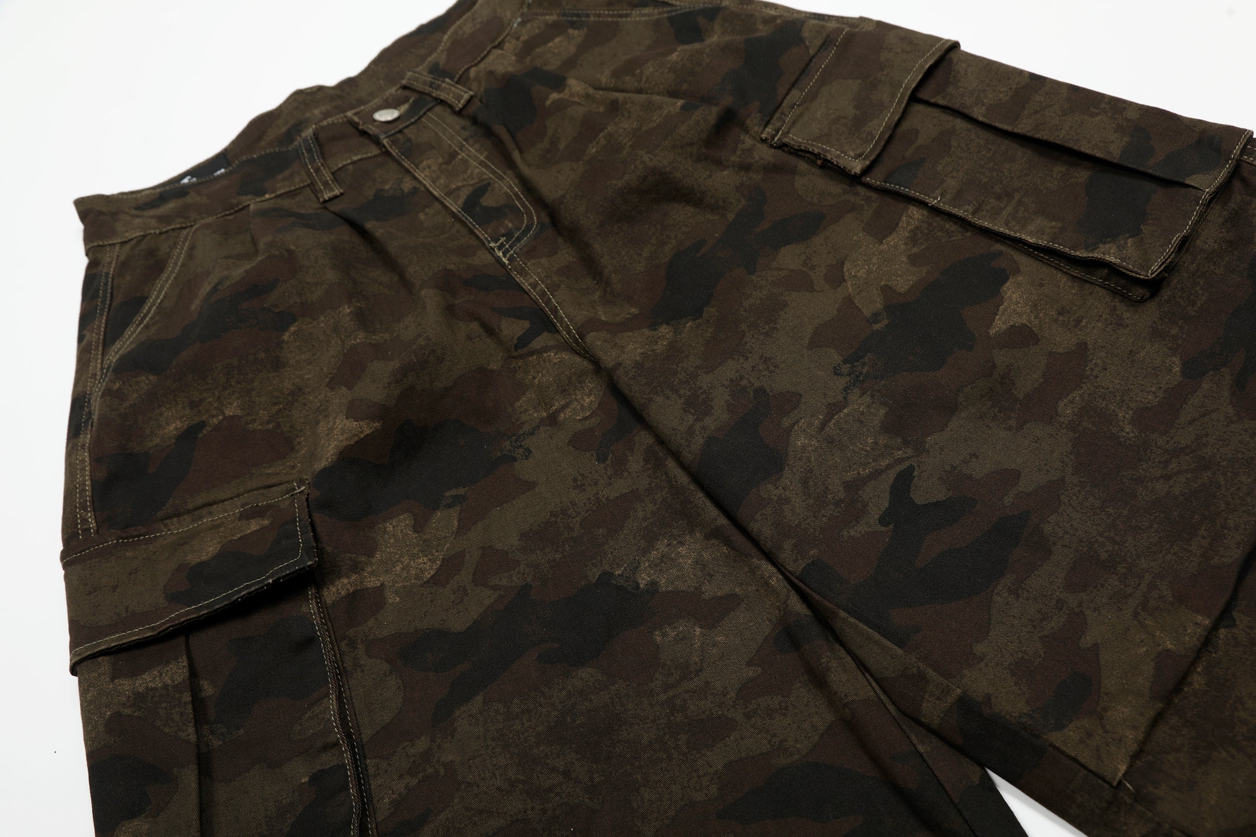 Omirad Wide-Leg Camo Cargo Shorts | Oversized Utility Fit