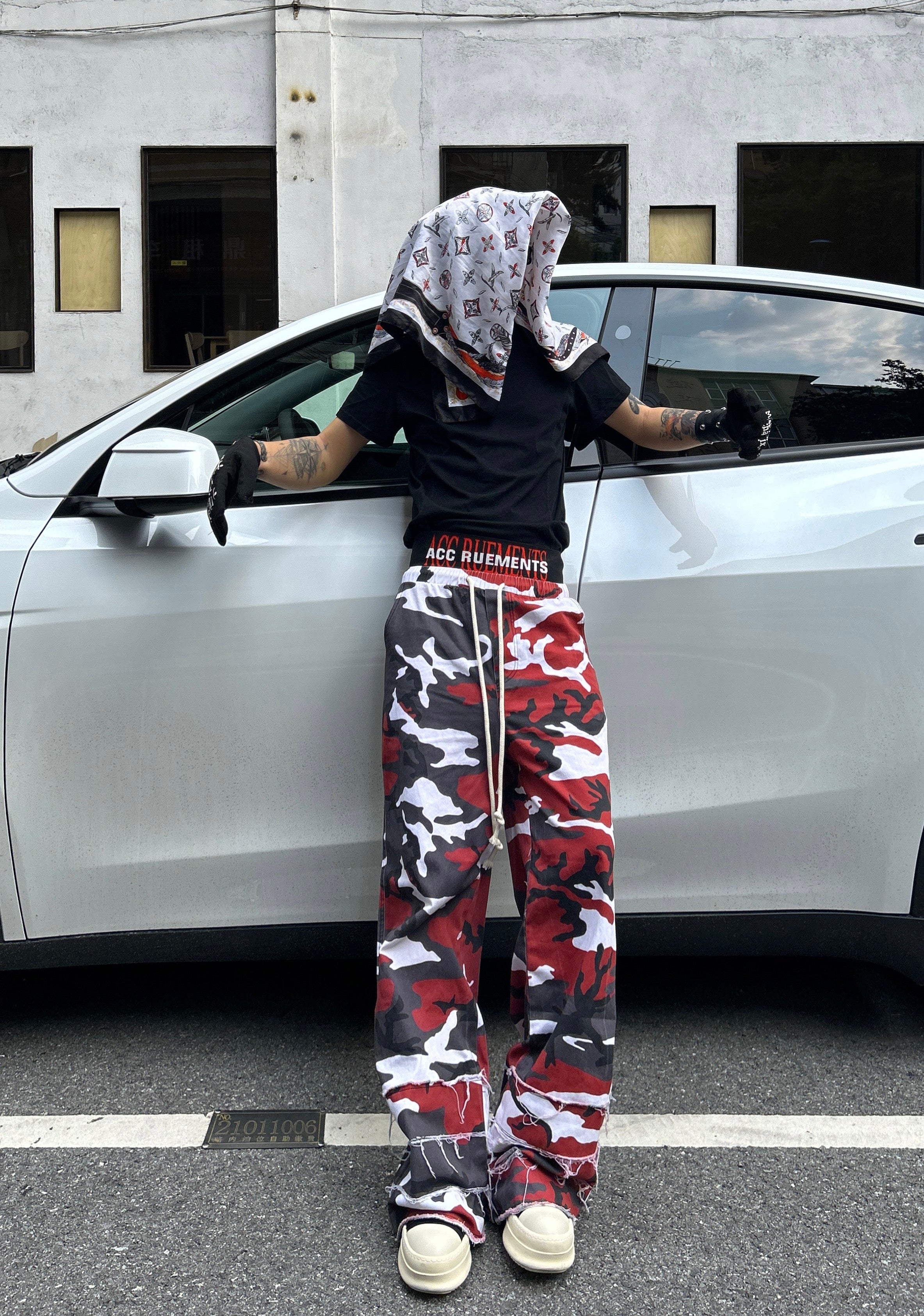 Distressed Wide-Leg Camo Sweatpants | ACC Ruements