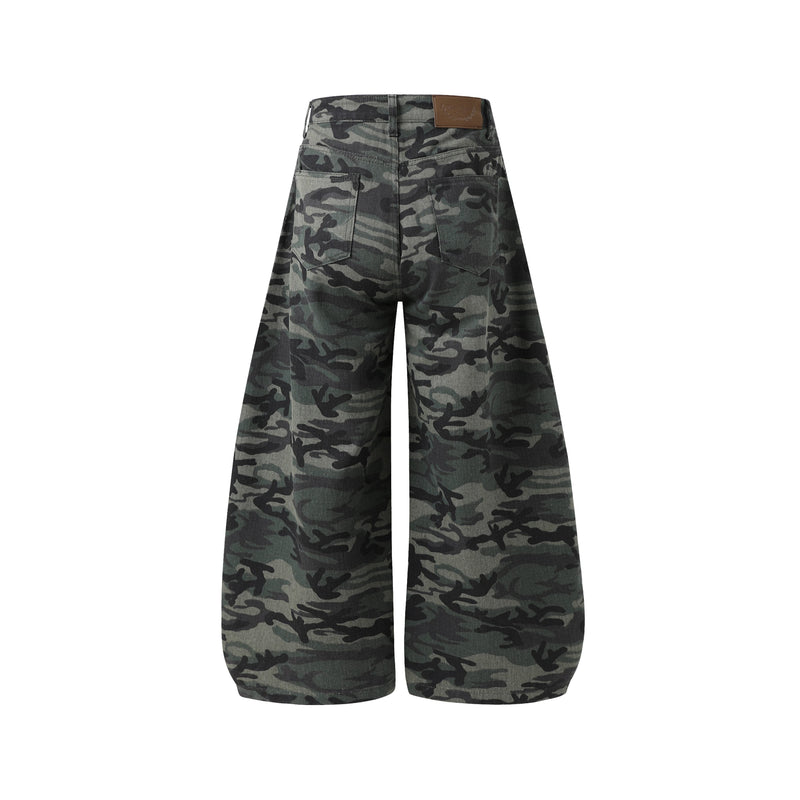 Back view of camouflage wide-leg jeans with patch pockets and brown waistband label