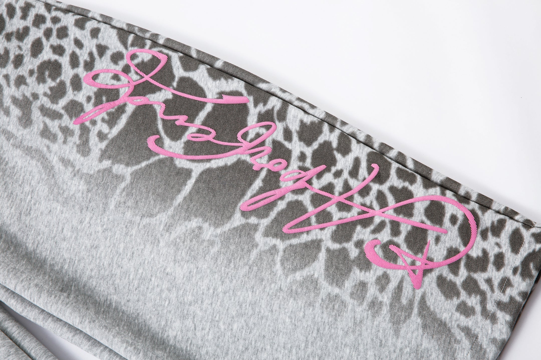 Omirad Leopard Gradient Sweatpants | Grey & Pink Graffiti