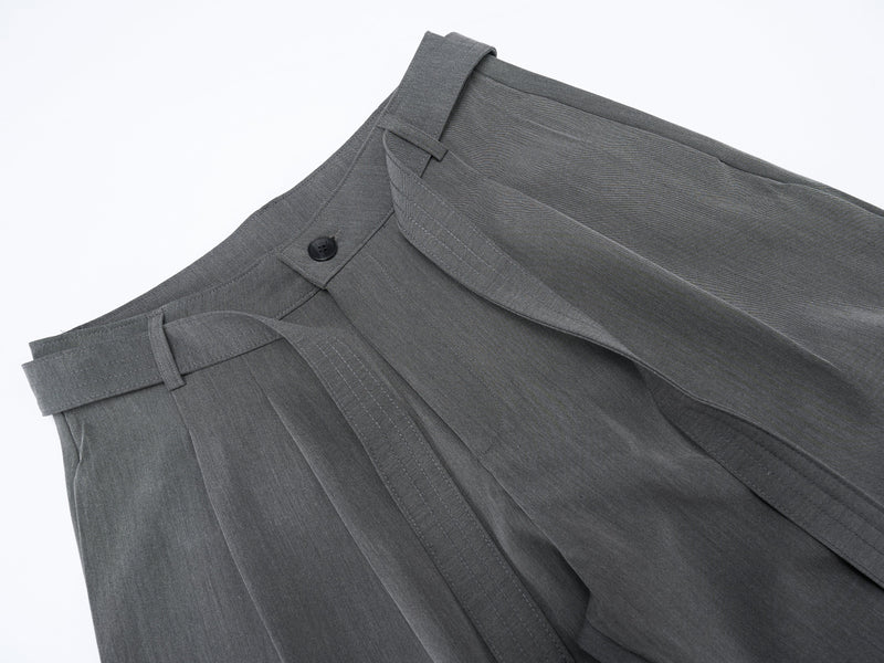Structured Belted Barrel-Leg Pleated Pants | Omirad