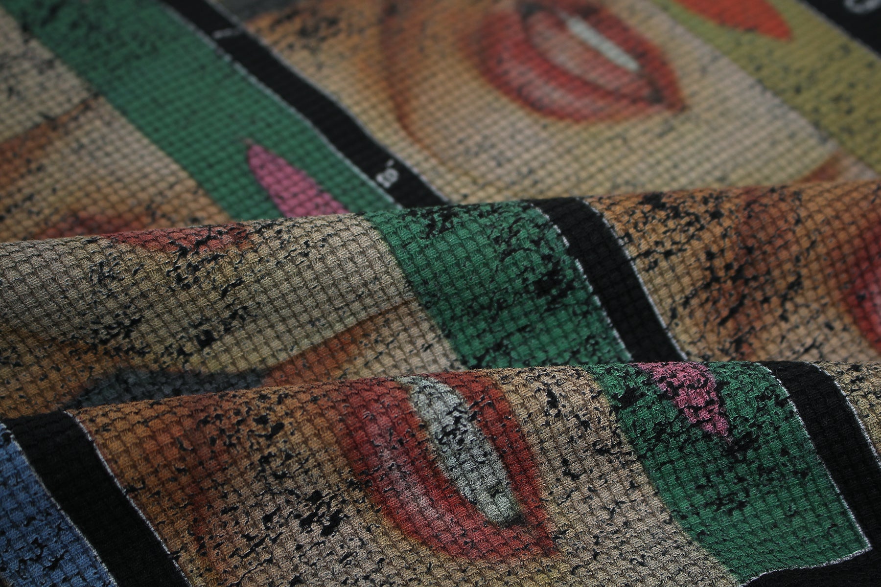 Omirad Collage Lip Graphic Streetwear Tee | GLFS020