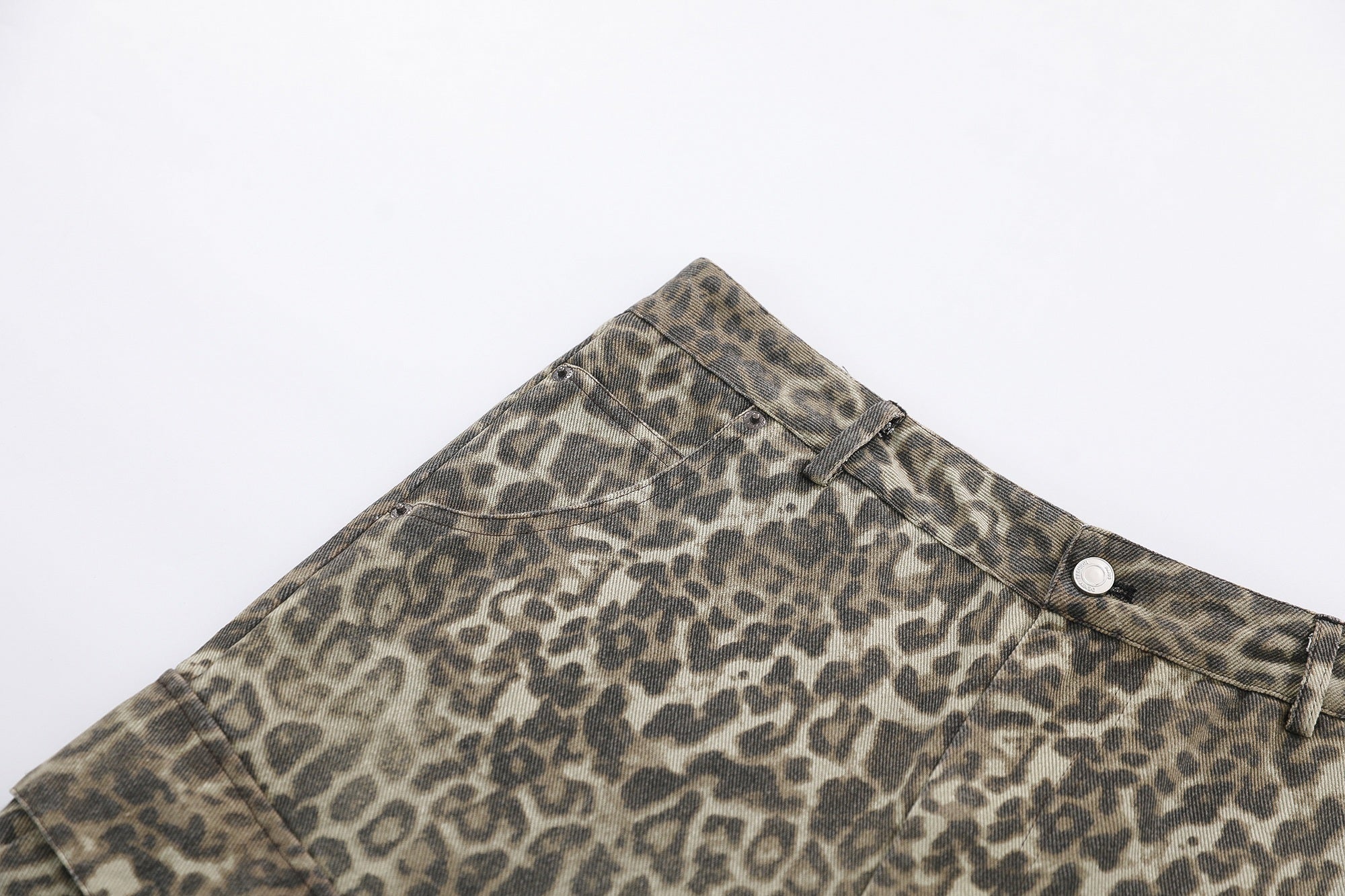Omirad Leopard Cargo Shorts | Wide-Leg Animal Print