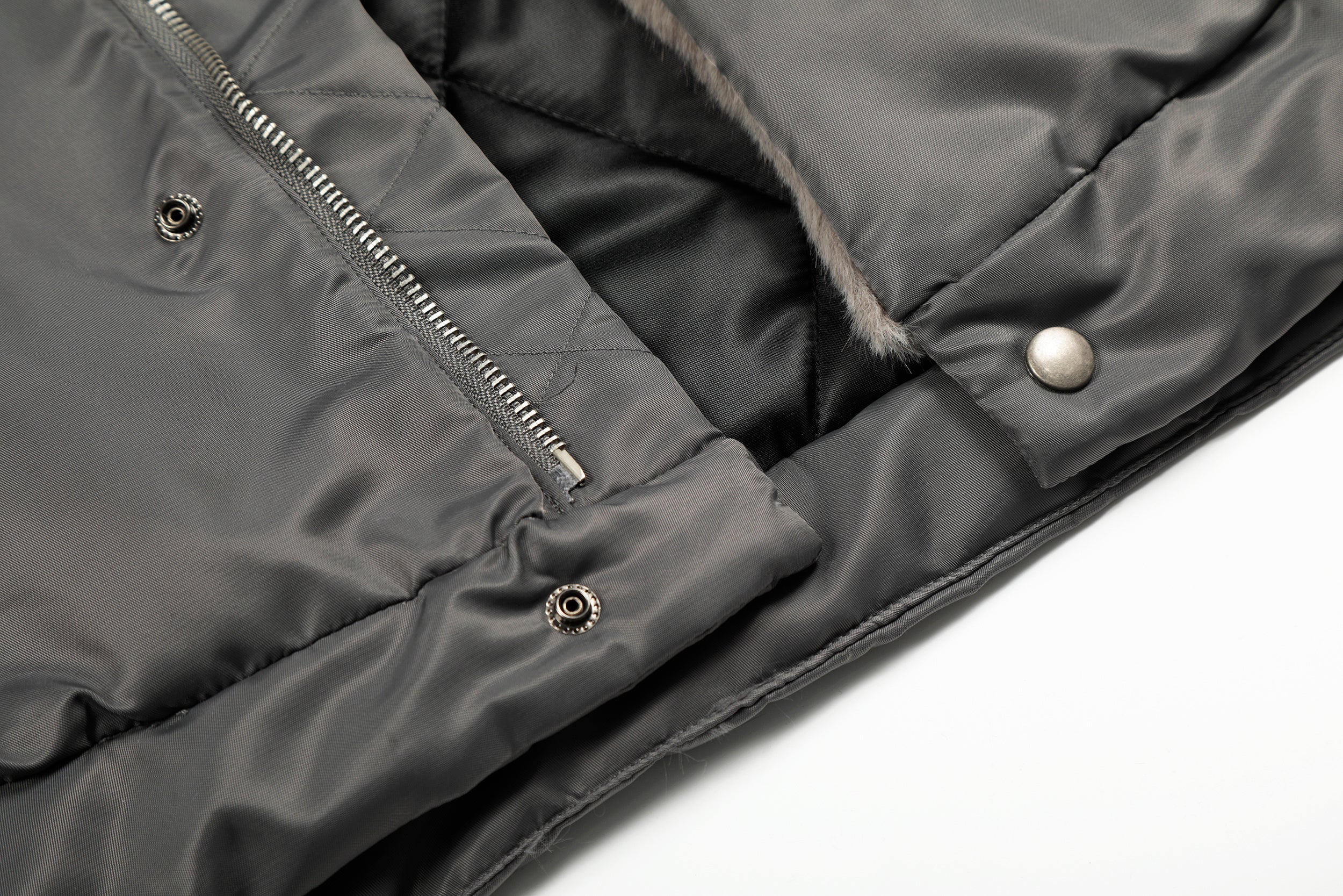 Faux Fur Collar Cropped Nylon Jacket | Smoke Gray & Black